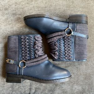 Ivy Kirzhner Slate Blue / Grey Knit-Look Boots w/ Gold Hardware